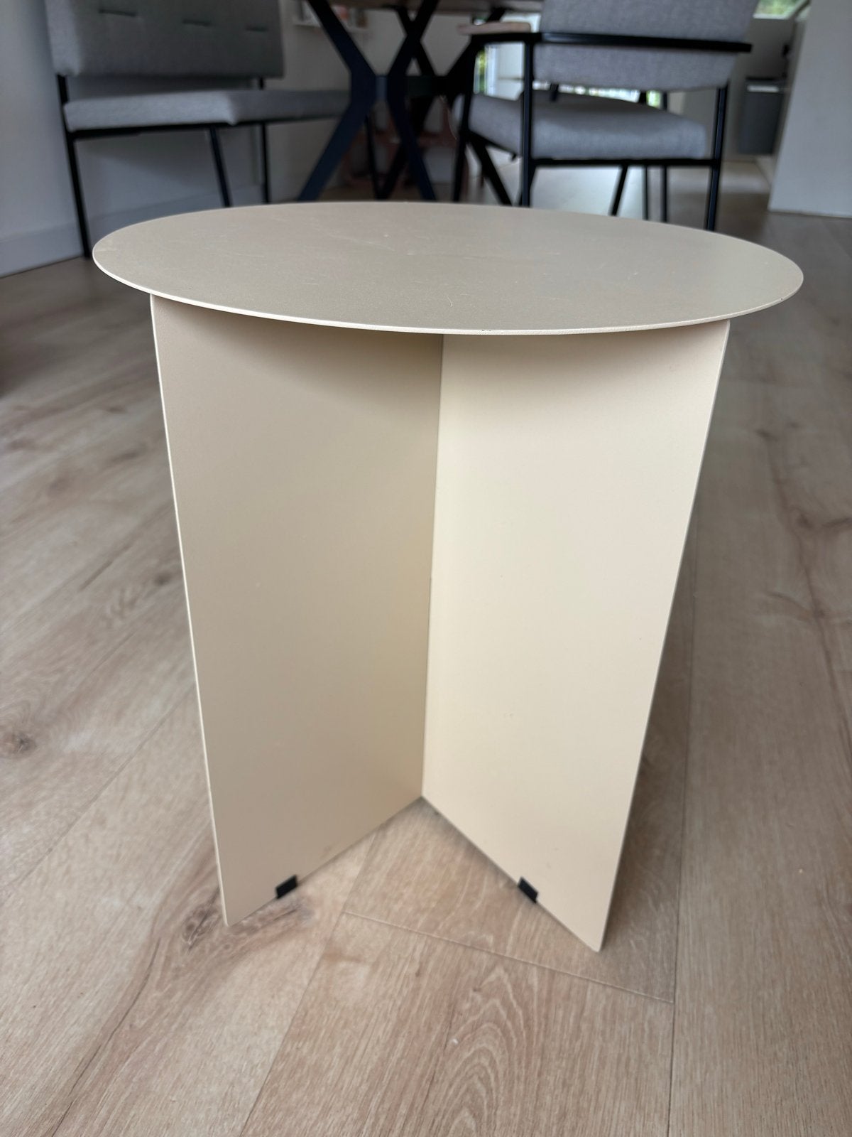 HK Living bijzettafel metaal rond crème, Huis en Inrichting, Minder dan 55 cm, Gebruikt, Metaal of Aluminium, Rond
