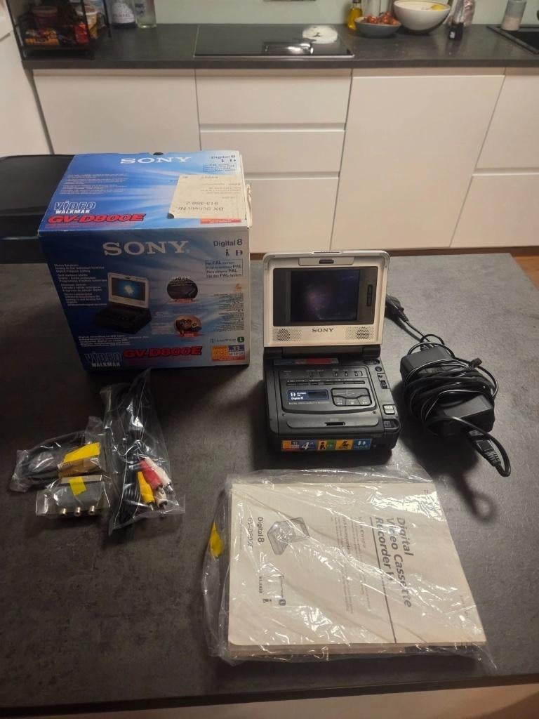 Sony GV‑D800E 8mm-Hi8-Digital8 Walkman – Compleet, Overige soorten, Sony, Ophalen of Verzenden, Minder dan 8x