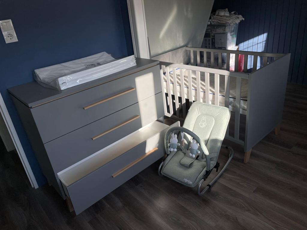 Complete Babykamer Prenatal Stanley - Bed, Commode, Kast, Ophalen, Gebruikt, Jongetje of Meisje