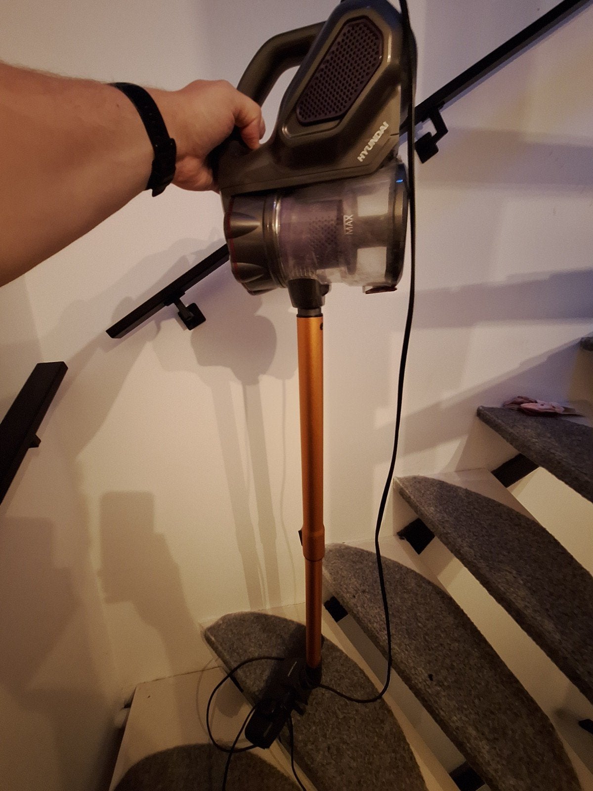 Hyundai steelstofzuiger met snoer - 600 watt, Witgoed en Apparatuur, Ophalen, Overige merken, Zo goed als nieuw, Geschikt voor harde vloeren