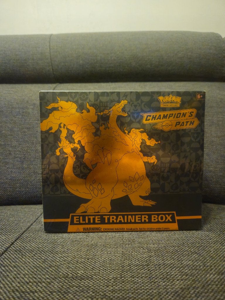 Pokémon Champion's Path Elite Trainer Box, Hobby en Vrije tijd, Verzamelkaartspellen | Pokémon, Ophalen, Nieuw, Boosterbox