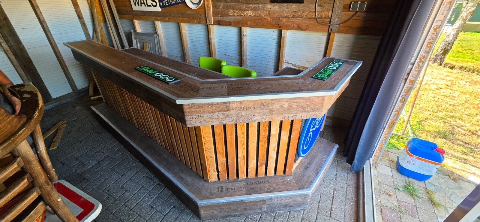 Robuuste L-vormige bar met houten afwerking, Huis en Inrichting, Barren, Ophalen, Gebruikt