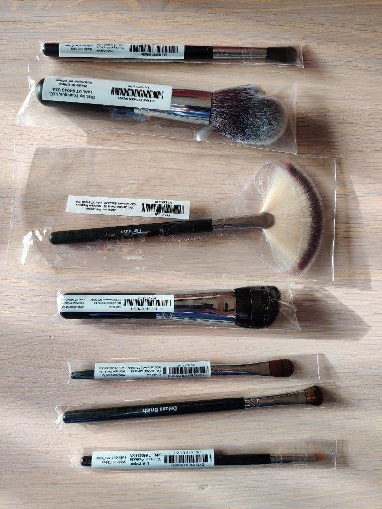 YOUNIQUE KWASTEN EN PENSELEN NIEUW, Zwart, Nieuw, Toebehoren, Verzenden
