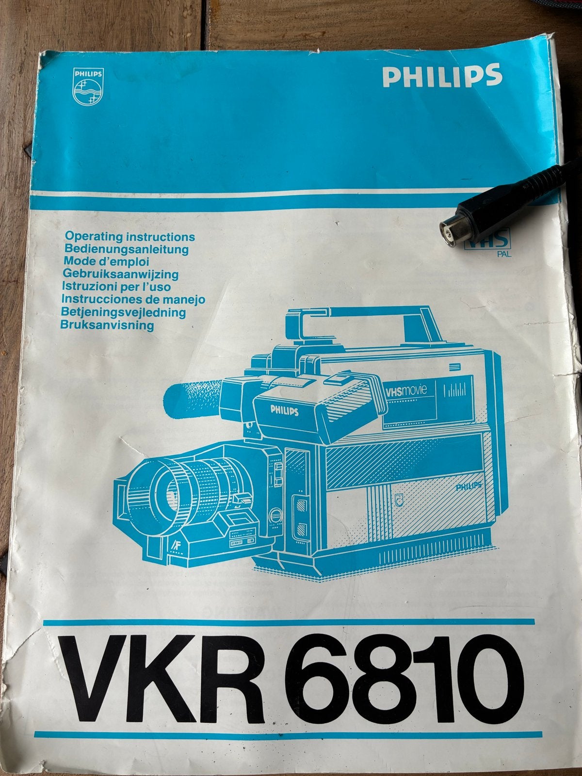 Philips VKR 6810 VHS Movie Camera met handleiding, Audio, Tv en Foto, Ophalen of Verzenden, VHS of SVHS, Camera