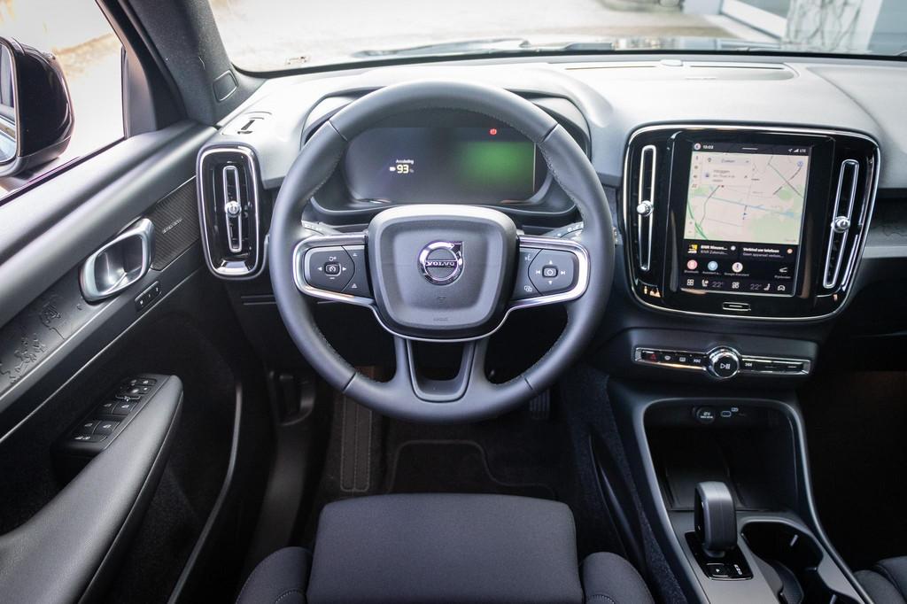 Volvo EX40 Single Motor Plus Europa 70 kWh | Adaptieve Cruis, Auto's, Zwart, Blauw, Origineel Nederlands, 420 min