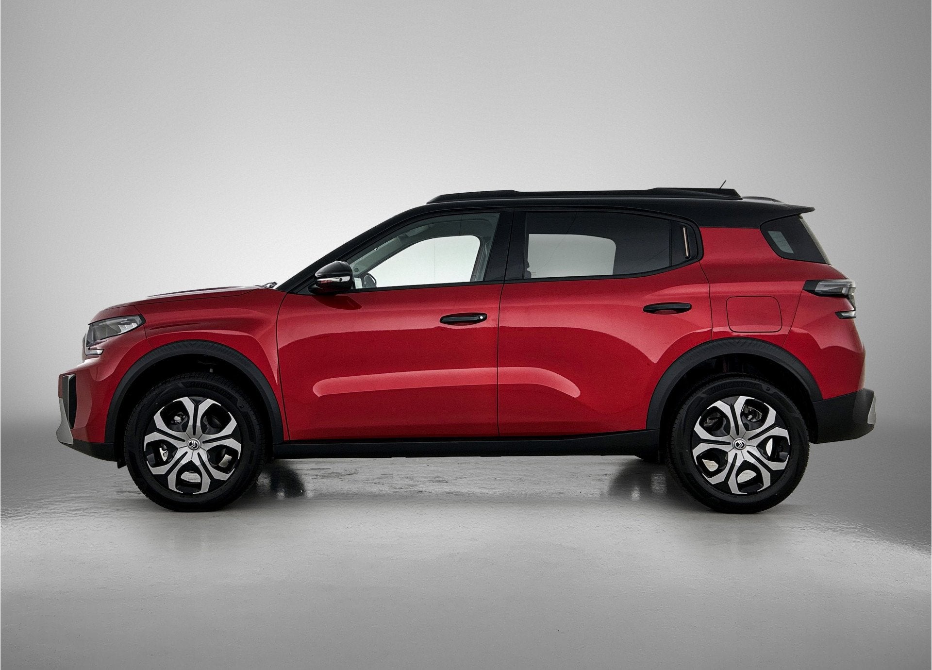 Citroën C3 Aircross 1.2 Hybrid 145pk Plus Direct leverbaar!, Auto's, Citroën, 12 maanden, Euro 6, 1199 cc, Parkeersensor