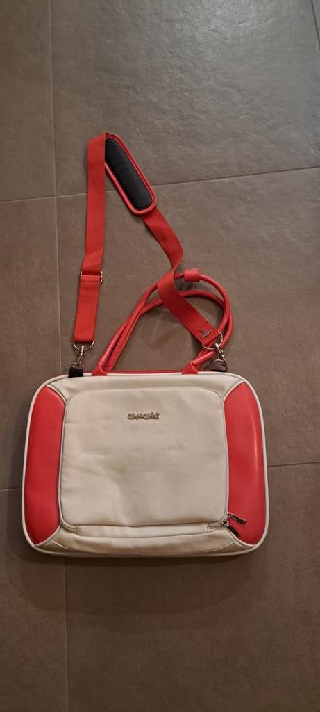 Stijlvolle laptop tas rood/wit met schouderband, Computers en Software, 15 inch, Gevoerd laptopvak, Rood, Ophalen of Verzenden