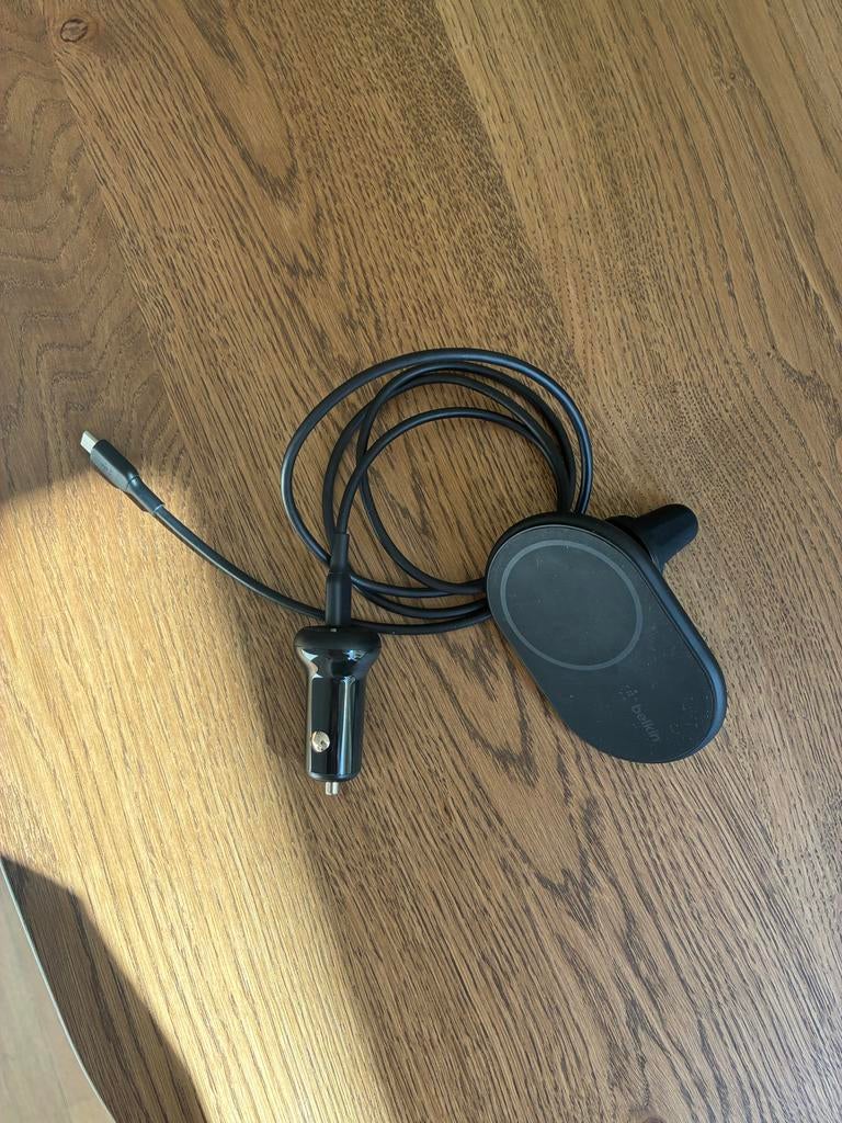 Belkin Magnetische Draadloze Autohouder + USB-C Oplader, Ophalen of Verzenden, Zo goed als nieuw, Auto