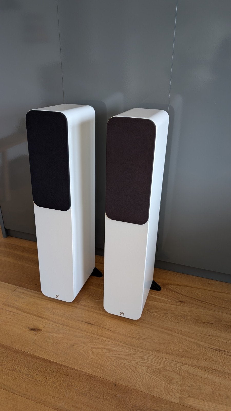 Q Acoustics 3050 luidsprekers wit (set in zeer goede staat), Audio, Tv en Foto, Vloerstaande luidspreker, Gebruikt, 60 tot 120 watt