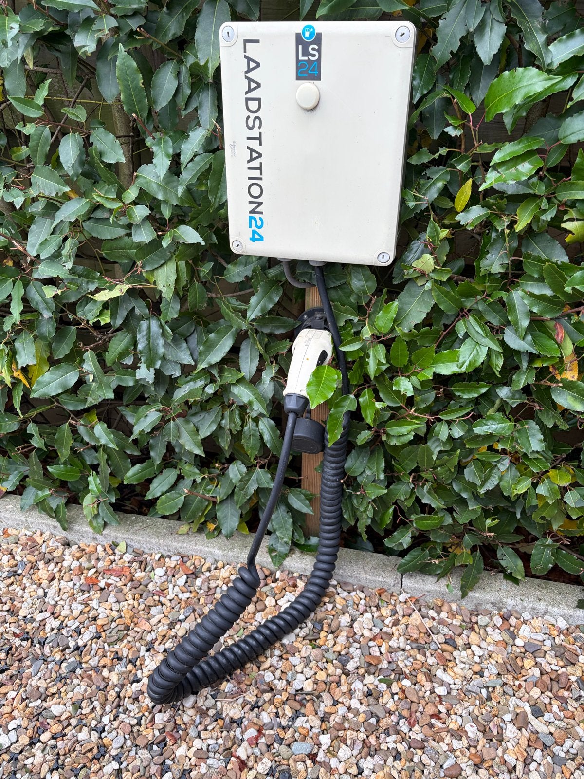 Laadstation 24 - 1 fase laadpaal voor elektrische auto, Ophalen of Verzenden, Gebruikt, Laadpaal