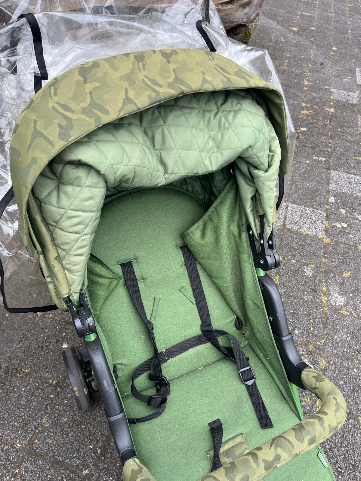 Buggy  “4 baby unique” (camouflage groen), Kinderen en Baby's, Buggy's, Gebruikt, Overige merken, Regenhoes, Ophalen