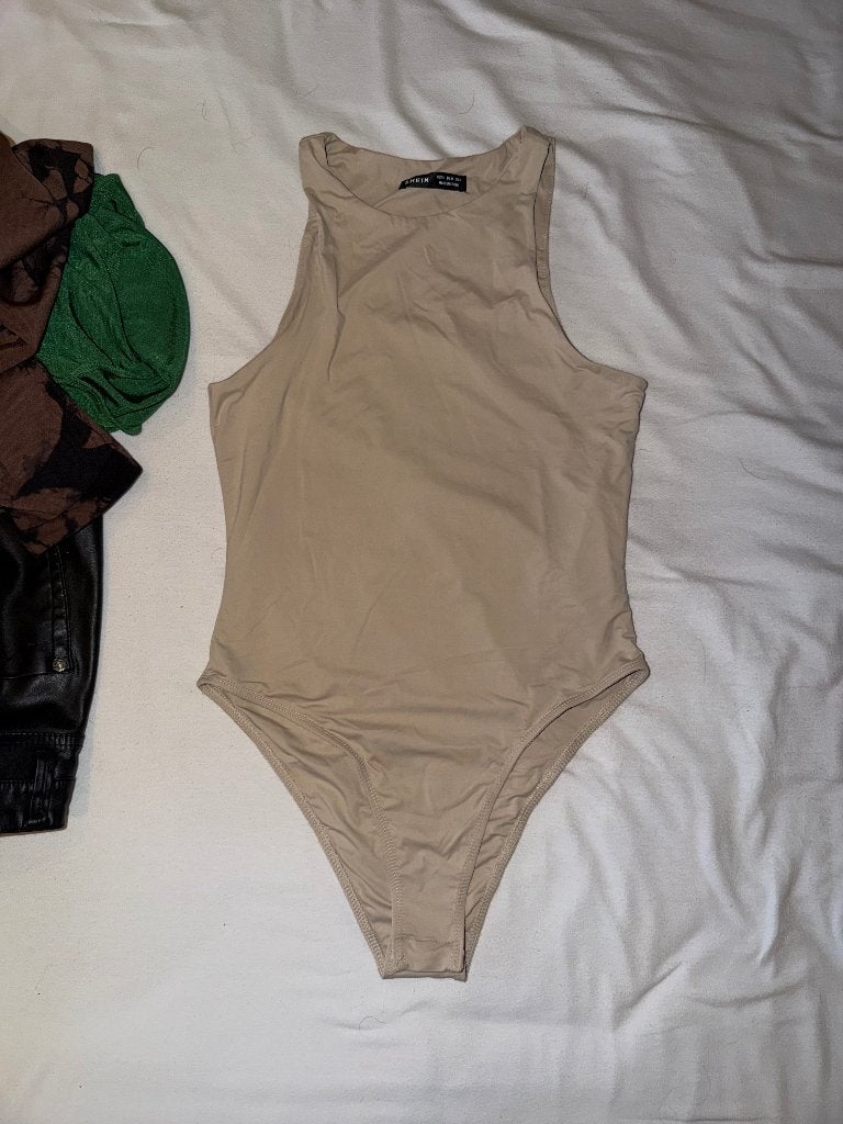 Beige body, Kleding | Dames, Tops, Gedragen, Maat 36 (S), Beige, Zonder mouw, Verzenden