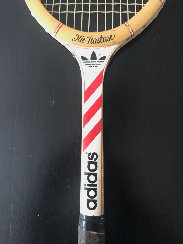 Vintage houten tennisracket Adidas Ilie Nastase, Sport en Fitness, Tennis, Adidas, Gebruikt, Ophalen of Verzenden, Racket