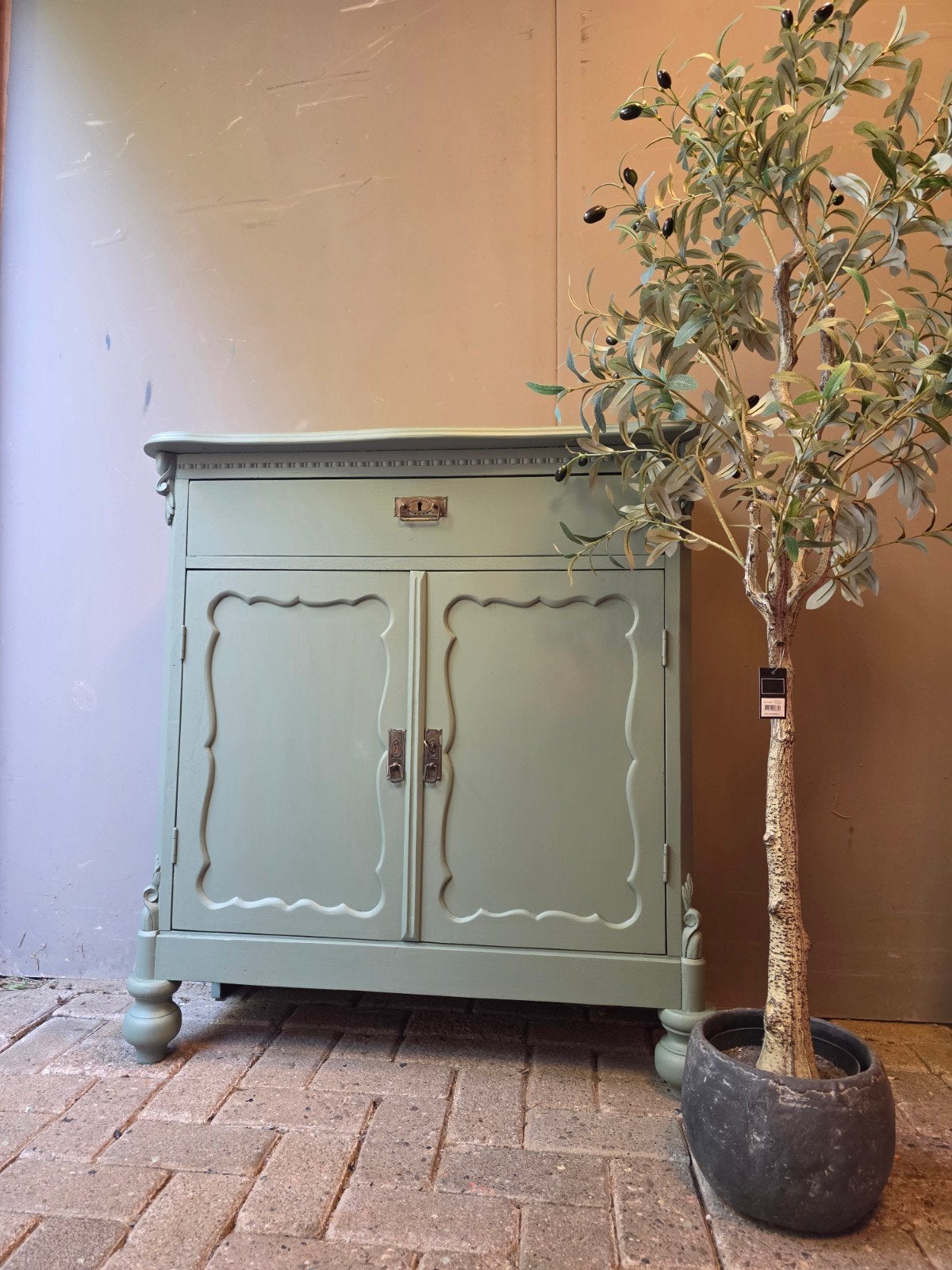 Groene biedermeier meidenkast bezorgen mogelijk, Antiek en Kunst, Antiek | Meubels | Kasten, Ophalen of Verzenden