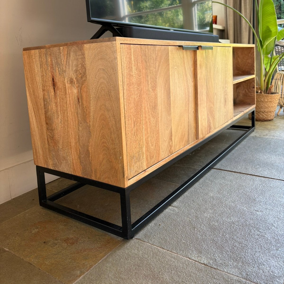 Loods 5 tv-meubel 140x40 | Hout & zwart metaal, Ophalen, 25 tot 50 cm, Metaal