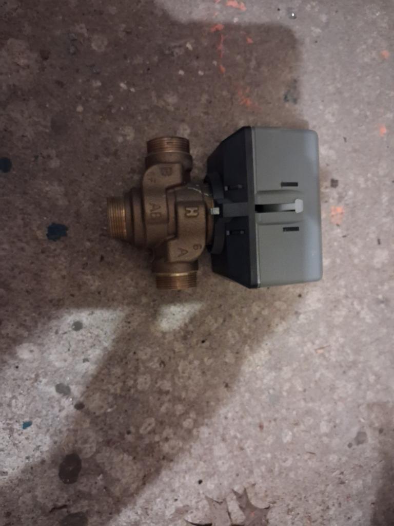 Honeywell UC8040-37 3-wegklep met actuator, Ophalen of Verzenden, Gebruikt, Koper, Overige typen