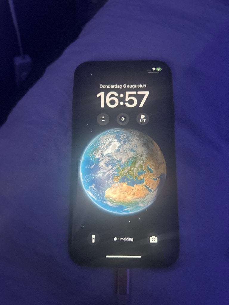iPhone 11 valt telkens uit, Telecommunicatie, Mobiele telefoons | Apple iPhone, Zwart, 64 GB, Niet werkend, 100 %
