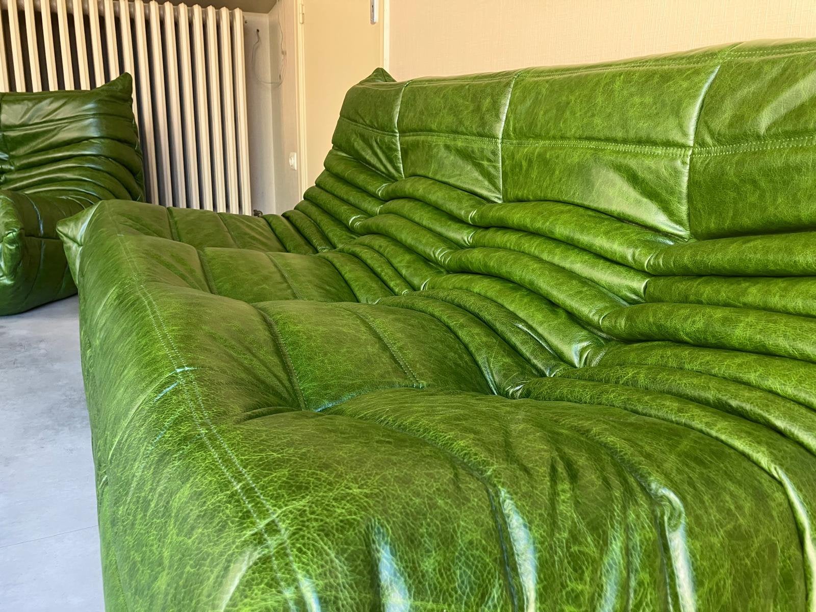 2x 3seater in vintage green leather, new condition!, Ophalen of Verzenden, Cassina leolux b&b italia togo mah jong ligne roset knoll vitra