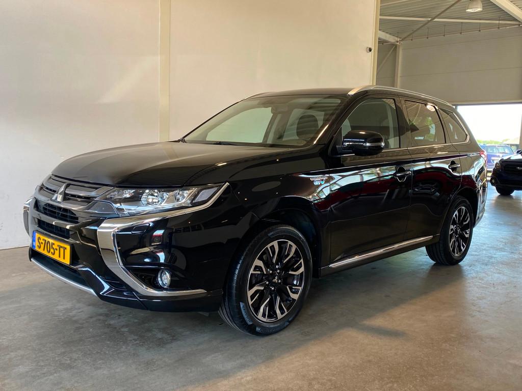 Mitsubishi Outlander 2.0 PHEV Trekhaak, 1998 cc, 4 cilinders, Zwart, Bedrijf