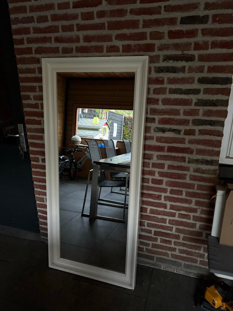 Grote spiegel met witte lijst, Ophalen of Verzenden, Zo goed als nieuw