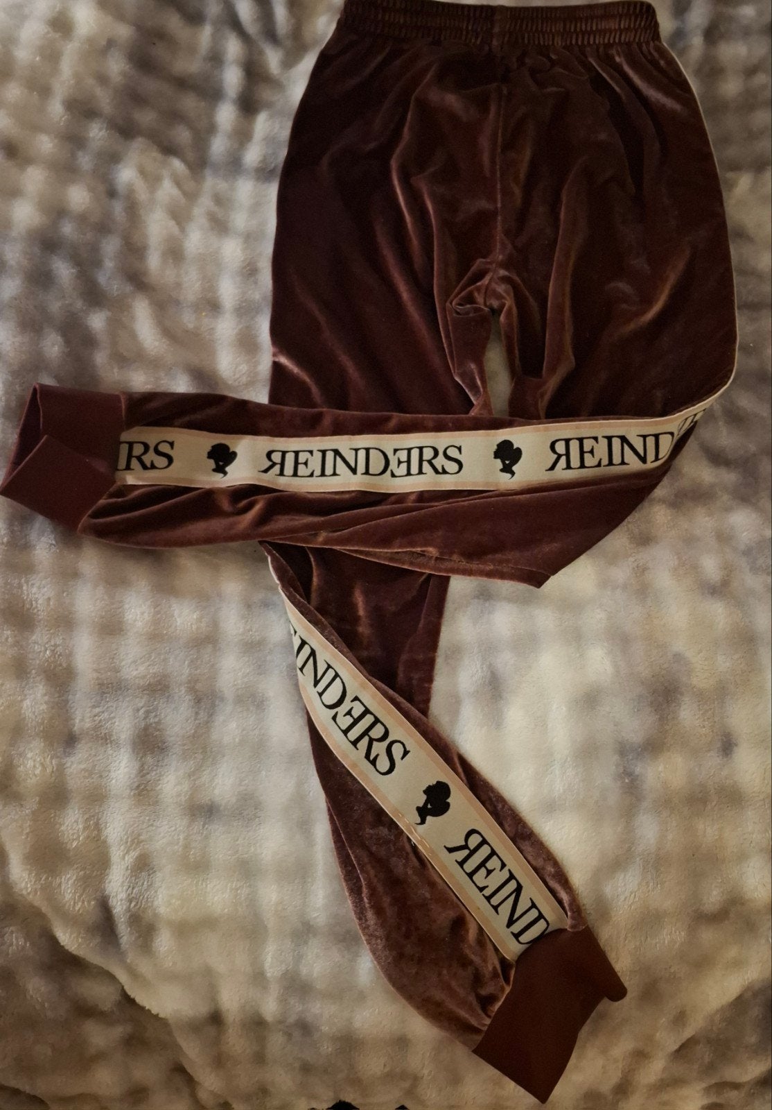 Reinders Bordeaux Rode Velvet Trackingbroek Maat M, Maat 38/40 (M), Reinders, Ophalen of Verzenden, Zo goed als nieuw