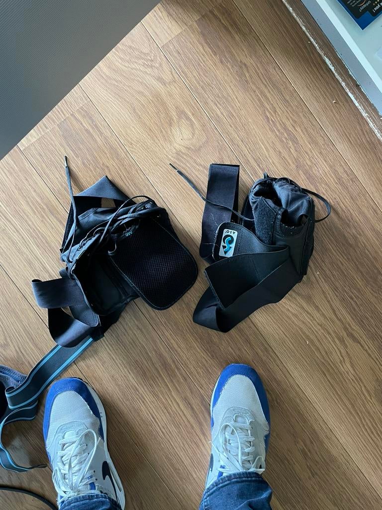 2x aso enkelbrace, Ophalen, Zo goed als nieuw, Helm of Bescherming