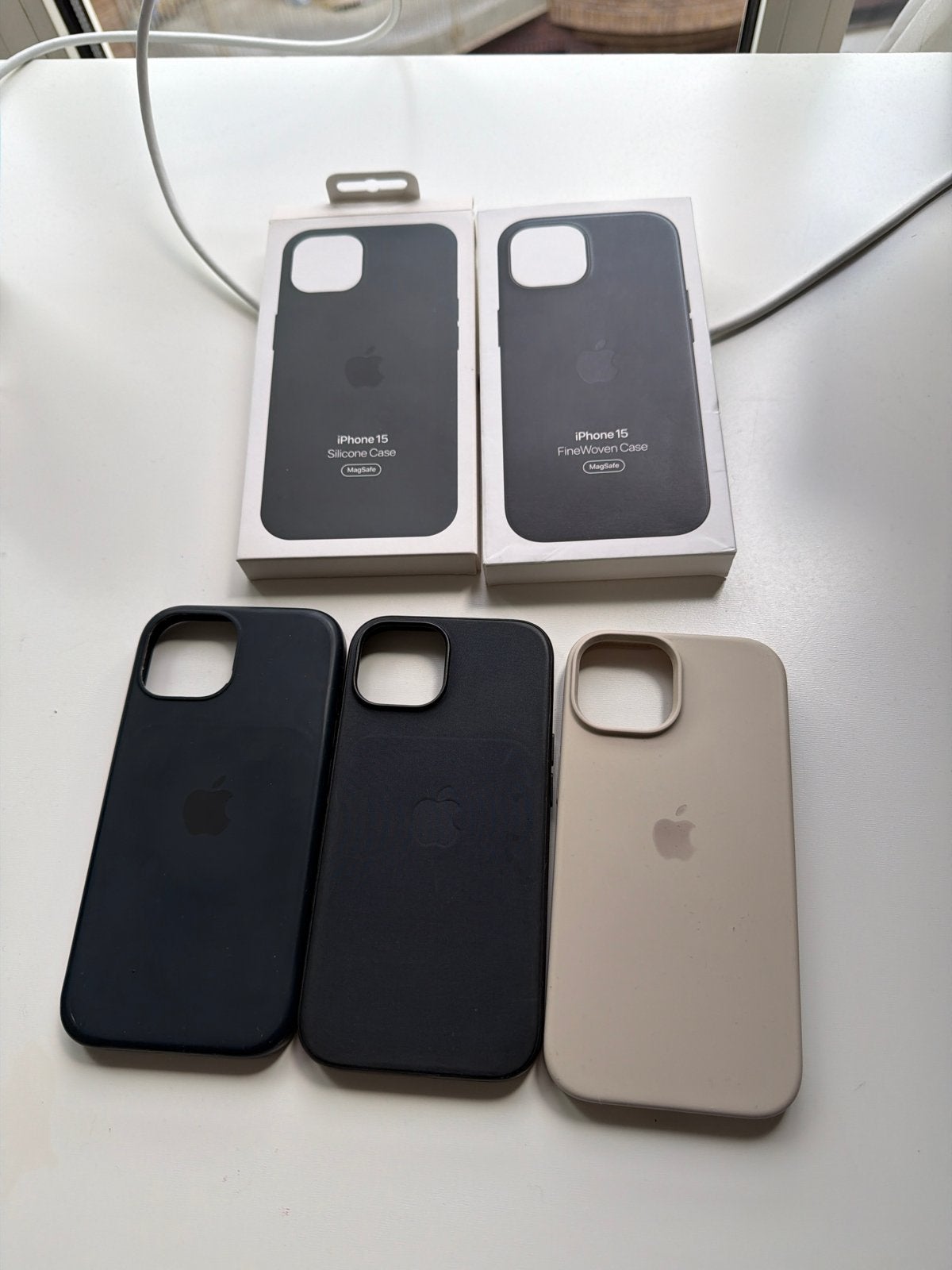 3 originele Apple iPhone 15 hoesjes: Silicone & FineWoven, Telecommunicatie, IPhone 15, Gebruikt, MagSafe, Hoesje of Tasje