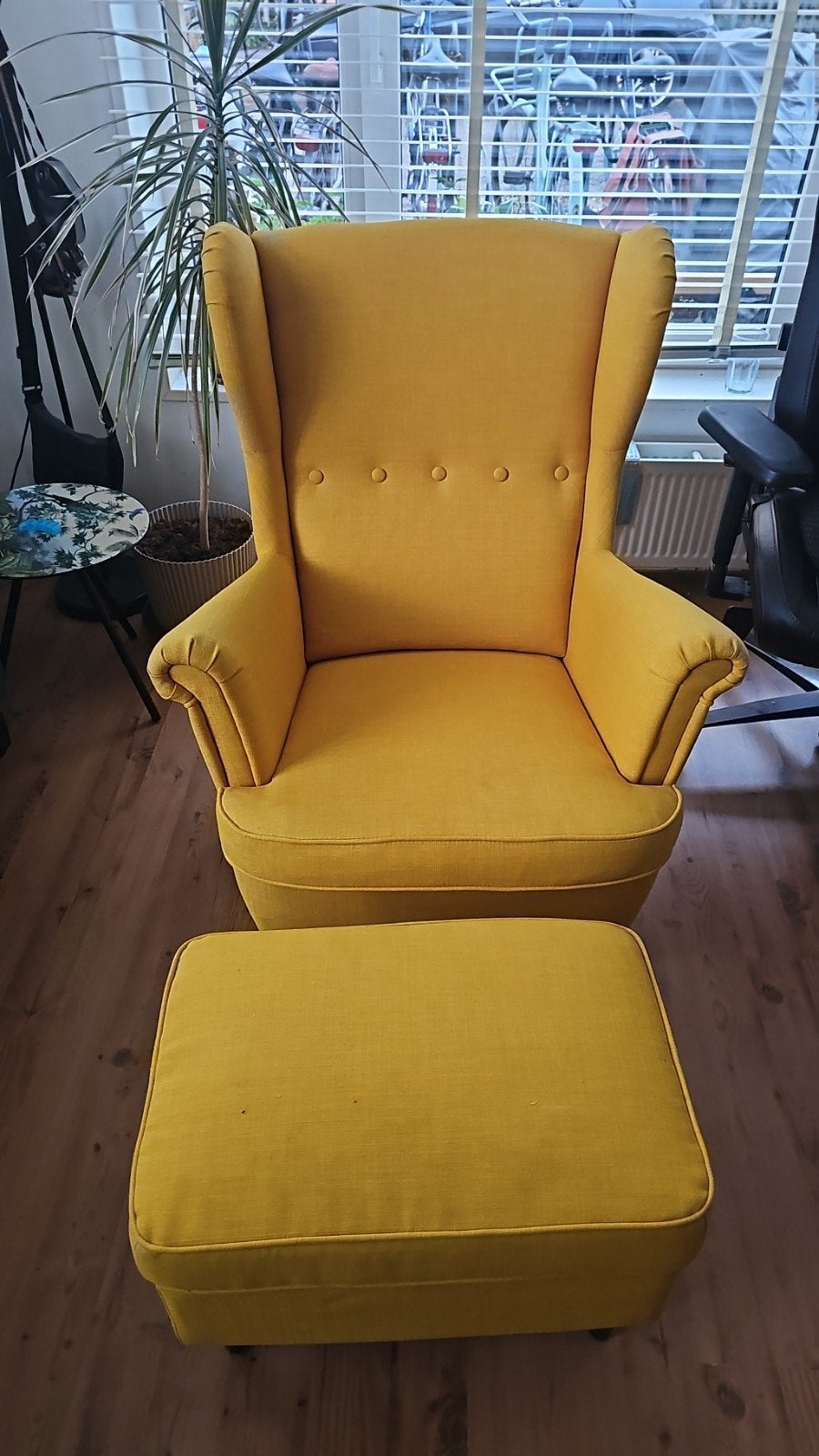 IKEA Strandmon Berger fauteuil + voetenbank - Geel, Huis en Inrichting, Fauteuils, Ophalen, Modern, Klassiek, Gebruikt, 75 tot 100 cm