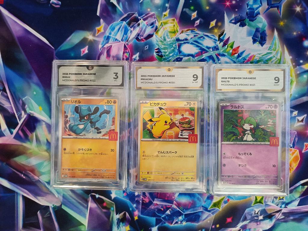 Pokemon Burger Pikachu McDonalds Graded, Ophalen, Zo goed als nieuw, Meerdere kaarten