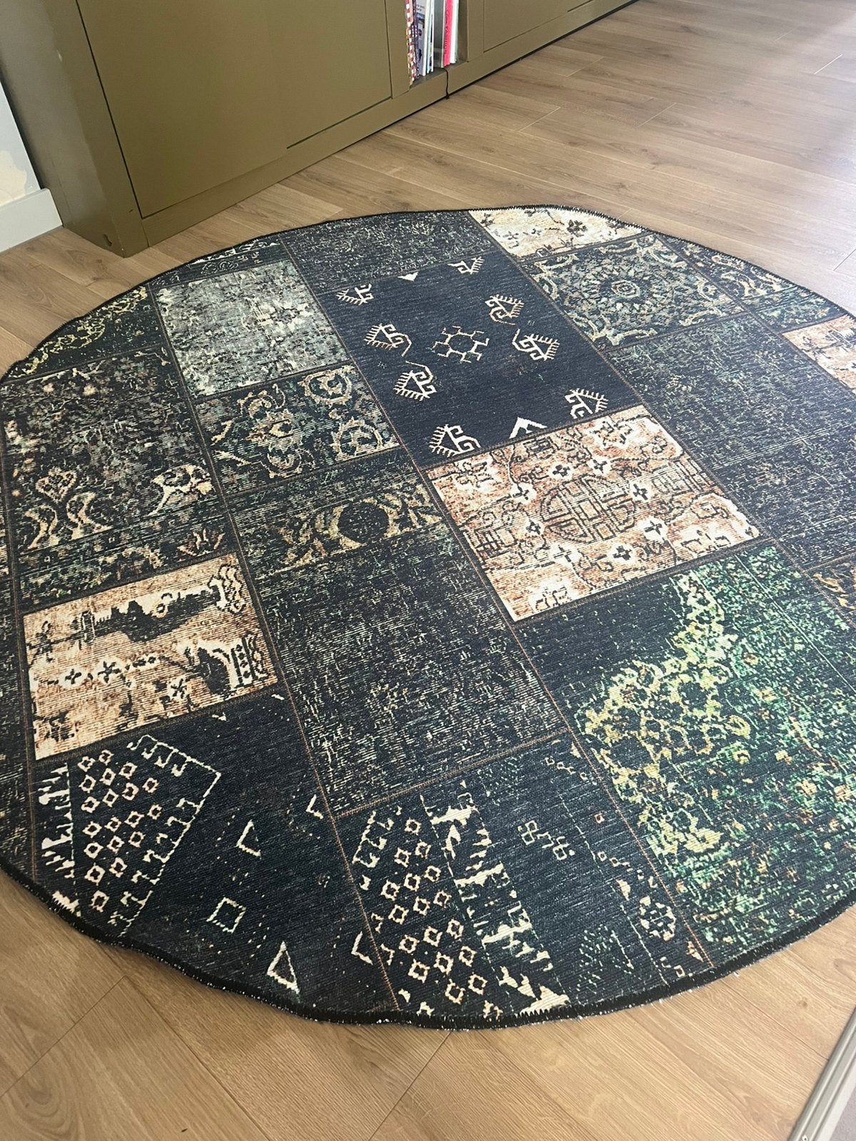 Vloerkleed rond 190cm, Ophalen, Rond, Zo goed als nieuw, 150 tot 200 cm
