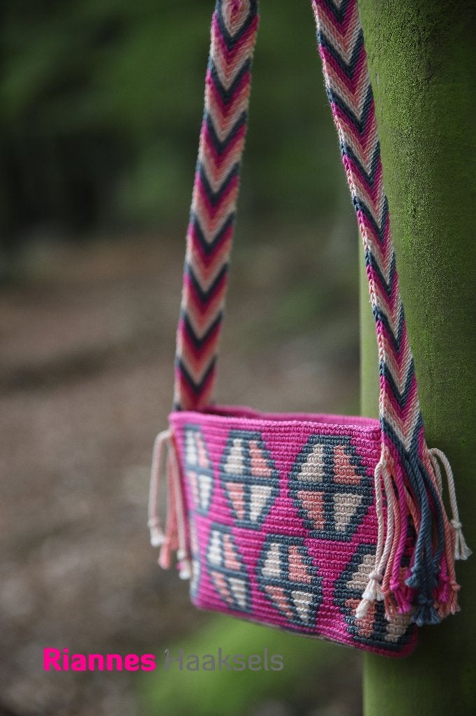 Mochila - tas - Boho - handgemaakt - festival tasje, Ophalen of Verzenden, Nieuw, Roze, Overige merken