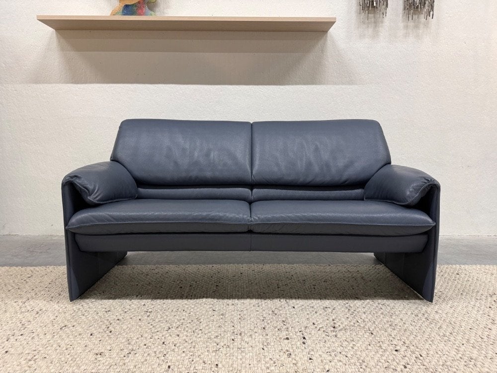 Nieuwstaat Leolux Bora Beta Bank 2,5 Zits blauw leer 176, Leolux, Info@leolux.nl, 150 tot 200 cm, Tweepersoons