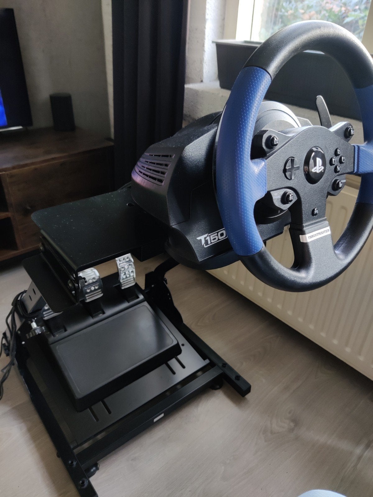 Thrustmaster T150 pro racestuur met pedalen en wheelstand, Spelcomputers en Games, Spelcomputers | Sony PlayStation Consoles | Accessoires