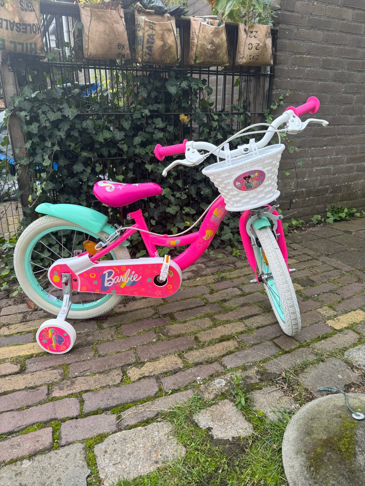 Barbie kinderfiets 16 inch met zijwieltjes en mandje, Fietsen en Brommers, Ophalen, Zijwieltjes, 16 tot 20 inch, Velgrem