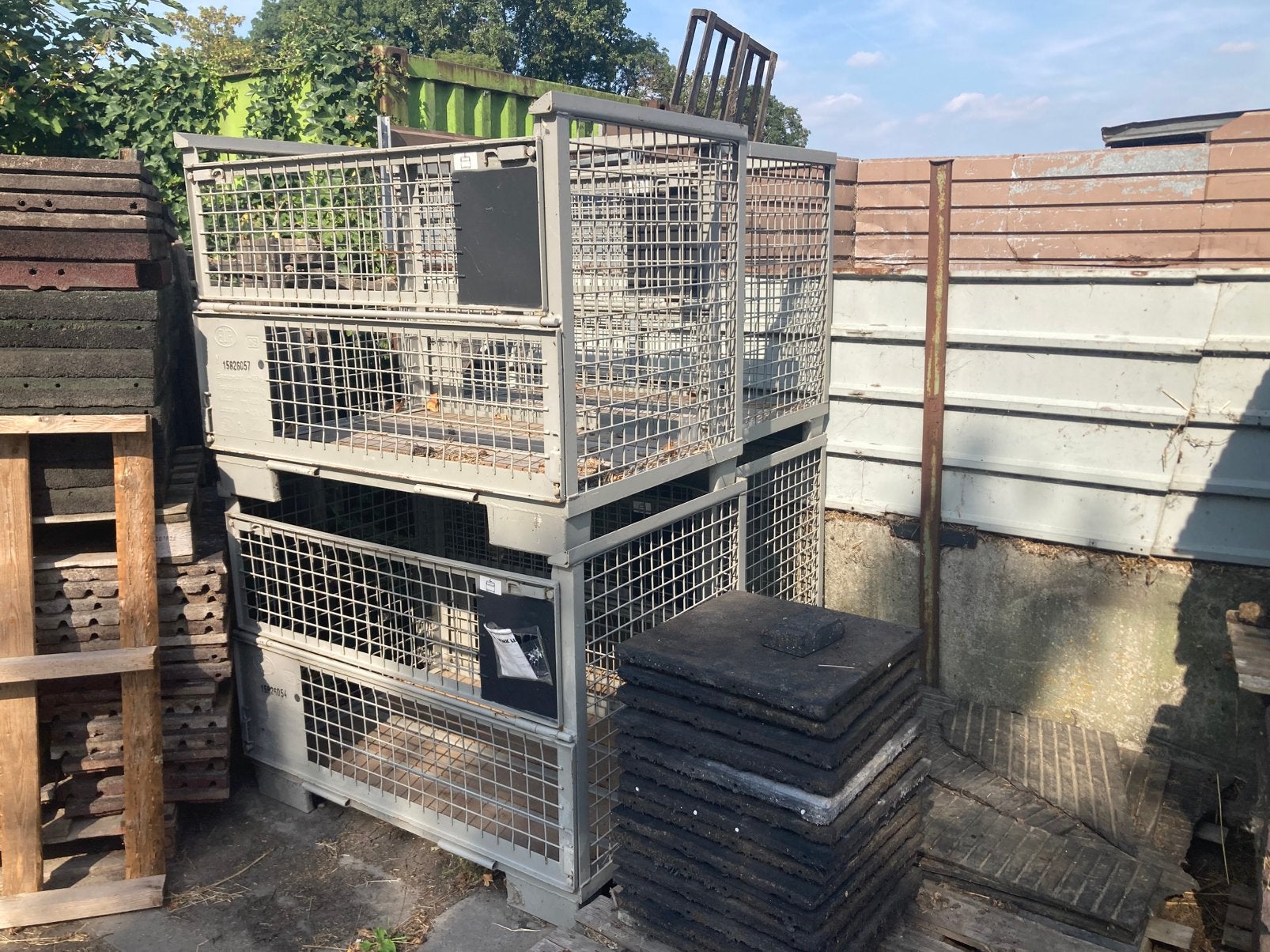 4 grote metalen kratten, Ophalen, 40 tot 60 cm, 50 tot 75 cm, Minder dan 35 cm