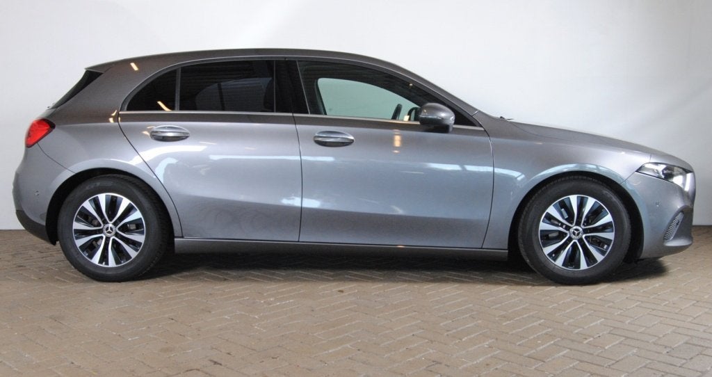 Mercedes-Benz A-Klasse 160 Business Sol. | Camera| Dig.Cockp, Voorwielaandrijving, Gebruikt, Euro 6, 4 cilinders