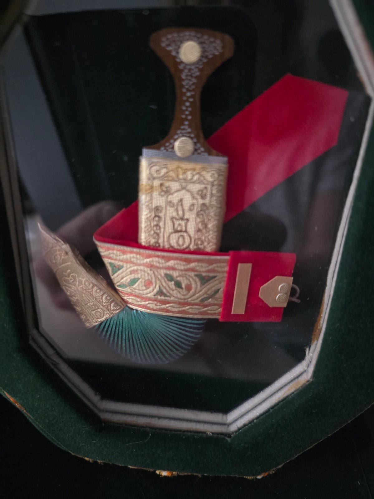 Decoratieve Jemenitische Dolk (Jambiya) in fluwelen doos, Ophalen of Verzenden