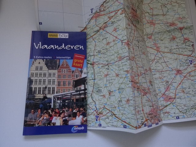 Vlaanderen, anwb extra reisgids , met wegenkaart, Boeken, Reisgidsen, Zo goed als nieuw, Reisgids of -boek, Europa, ANWB, Ophalen of Verzenden