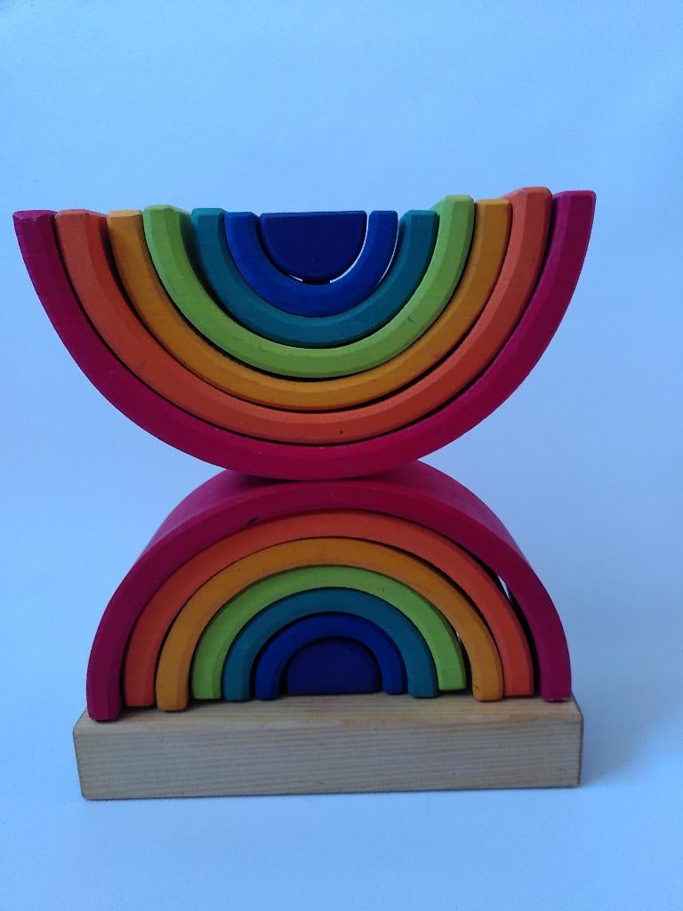 Te huur: Grimm's Regenboog Houten speelgoed open-ended spel, Kinderen en Baby's, Speelgoed | Houten speelgoed, Ophalen, Customercare@grimms.eu