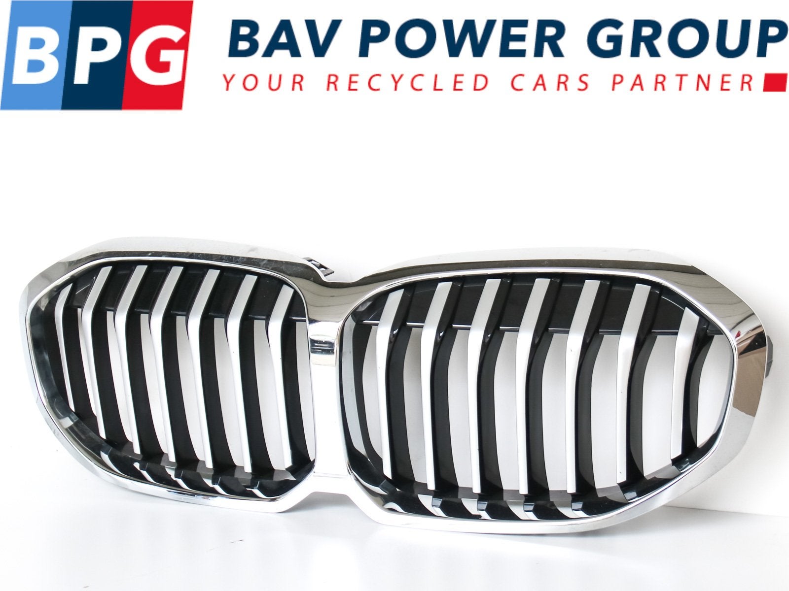 GRILLE GRILL BMW 1 serie (F40) (01-2019/-), Gebruikt, BMW, Petuelring 130
80809  München, DE, Bayerische Motoren Werke AG