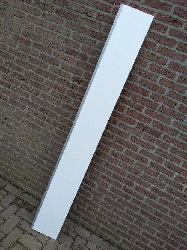 Wandplank blind ophangsysteem wit zilver metallic 200 x 25, Ophalen, Gebruikt