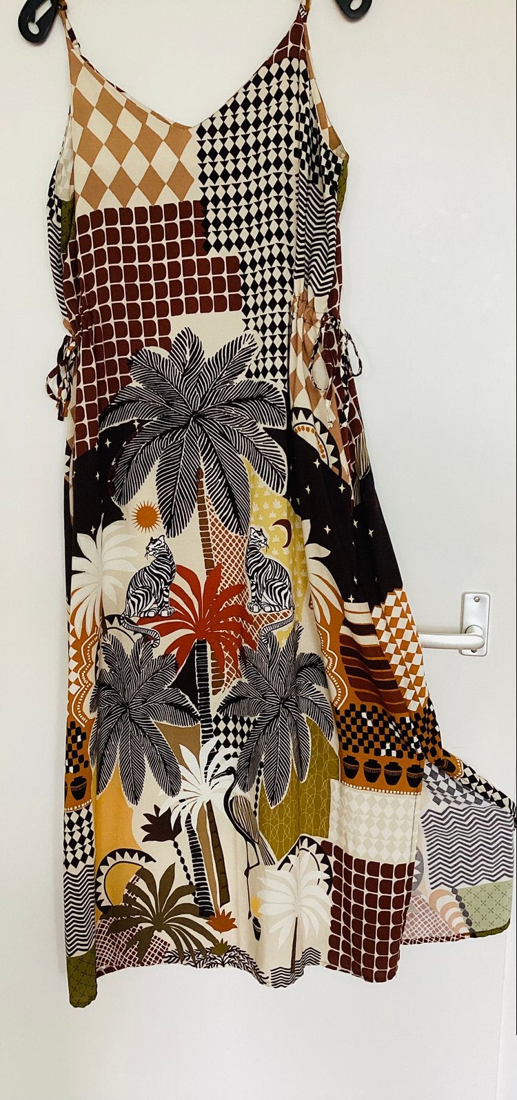 Nieuw zomerjurkje Geisha maat m, Verzenden, Nieuw, Maat 38/40 (M), Onder de knie