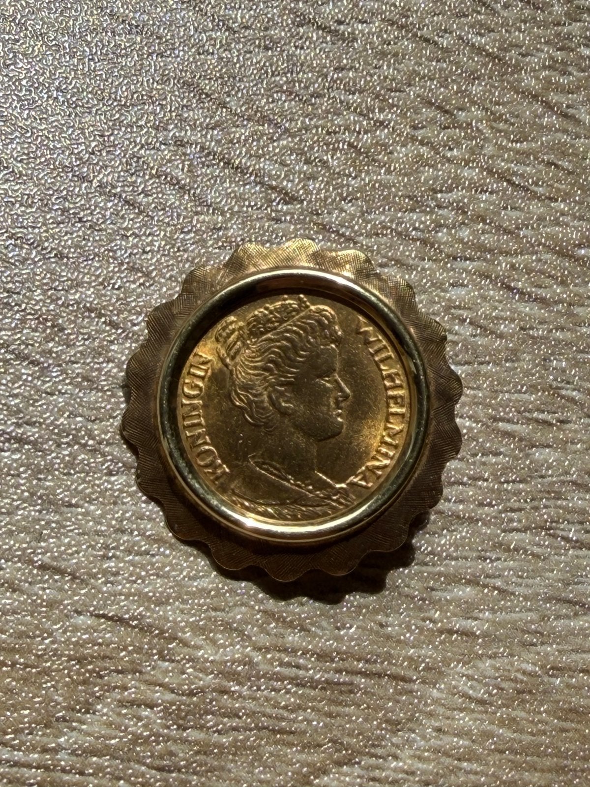 Nederlandse 5 gulden munt 1912 met gouden hanger, Postzegels en Munten, Munten | Nederland, 5 gulden, Koningin Wilhelmina, Losse munt