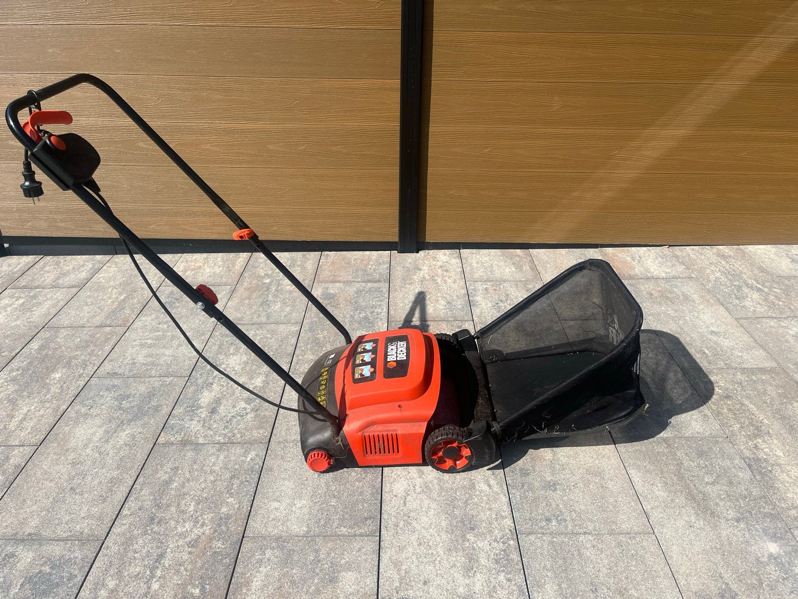BLACK+DECKER verticuteermachine - Prima staat!, Ophalen, Gebruikt, Elektrisch