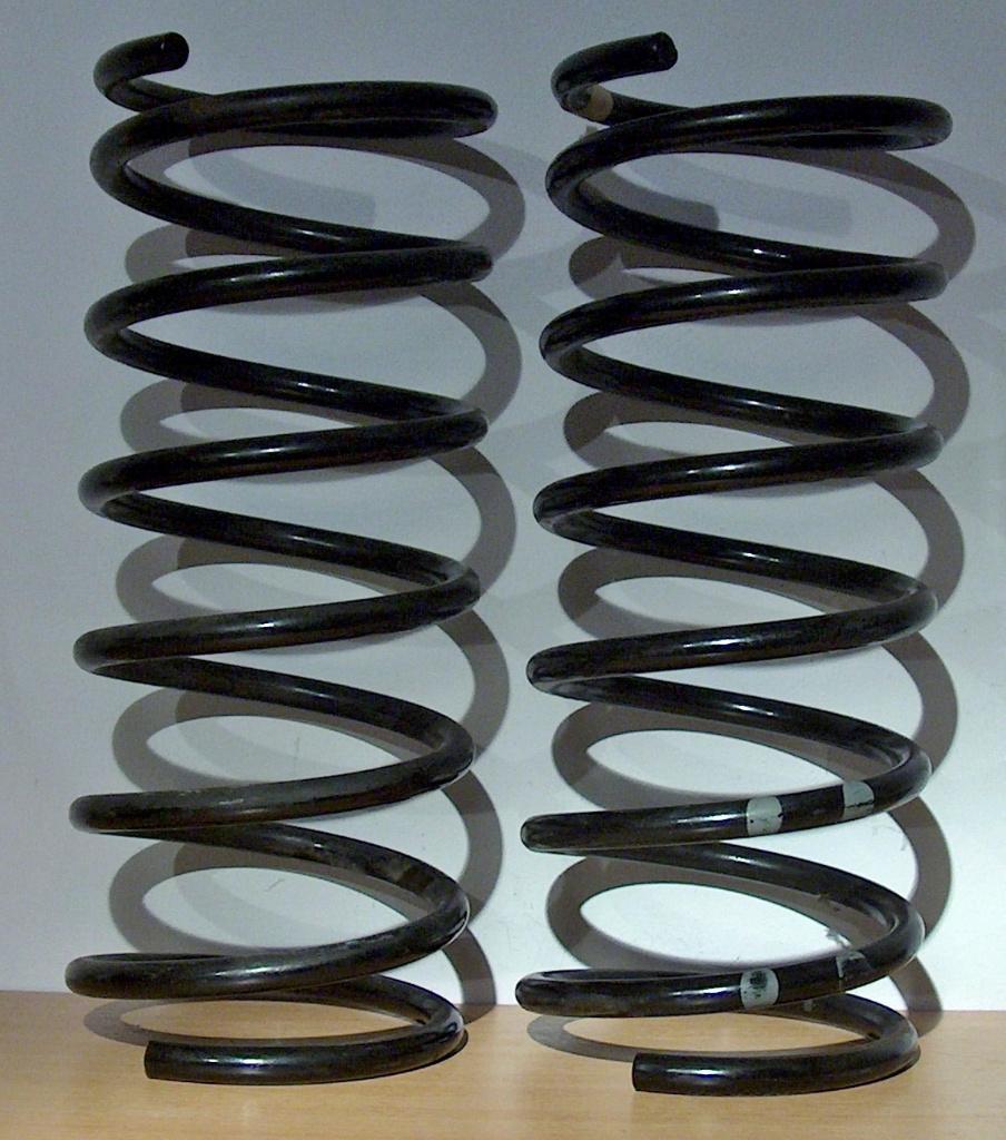 Set originele schroefveren voorzijde BMW E30 (NIEUW), Ophalen of Verzenden, Nieuw, BMW