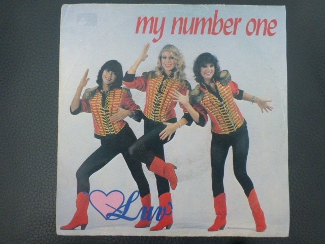 Luv.  My number one. / The show must go on., Cd's en Dvd's, Gebruikt, 7 inch, Single, Ophalen of Verzenden