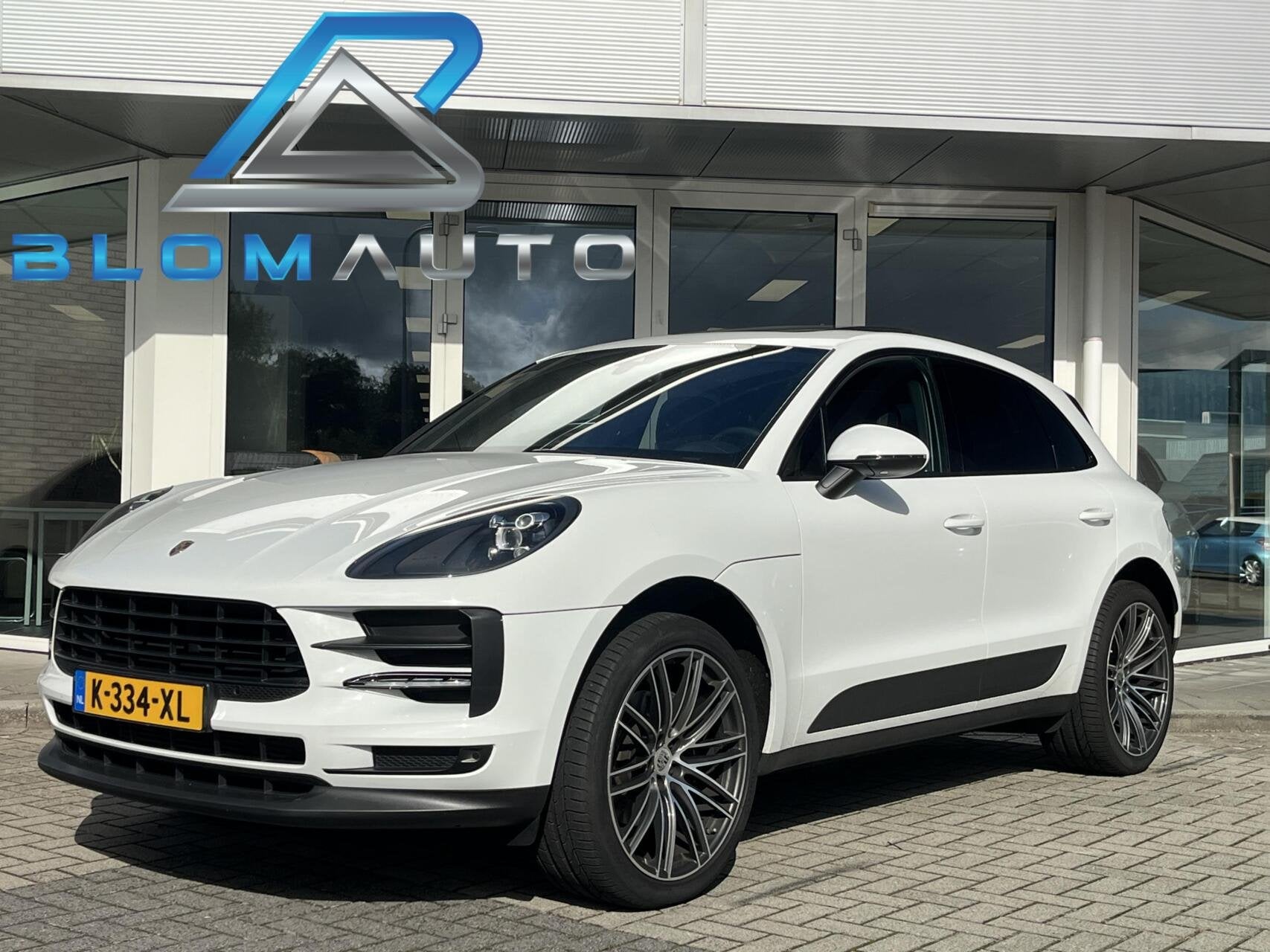 Porsche Macan FACELIFT DEALER OH PANO+CARPLAY+21INCH+MEMORY, Auto's, Dealer onderhouden, Gebruikt, Wit, Bedrijf