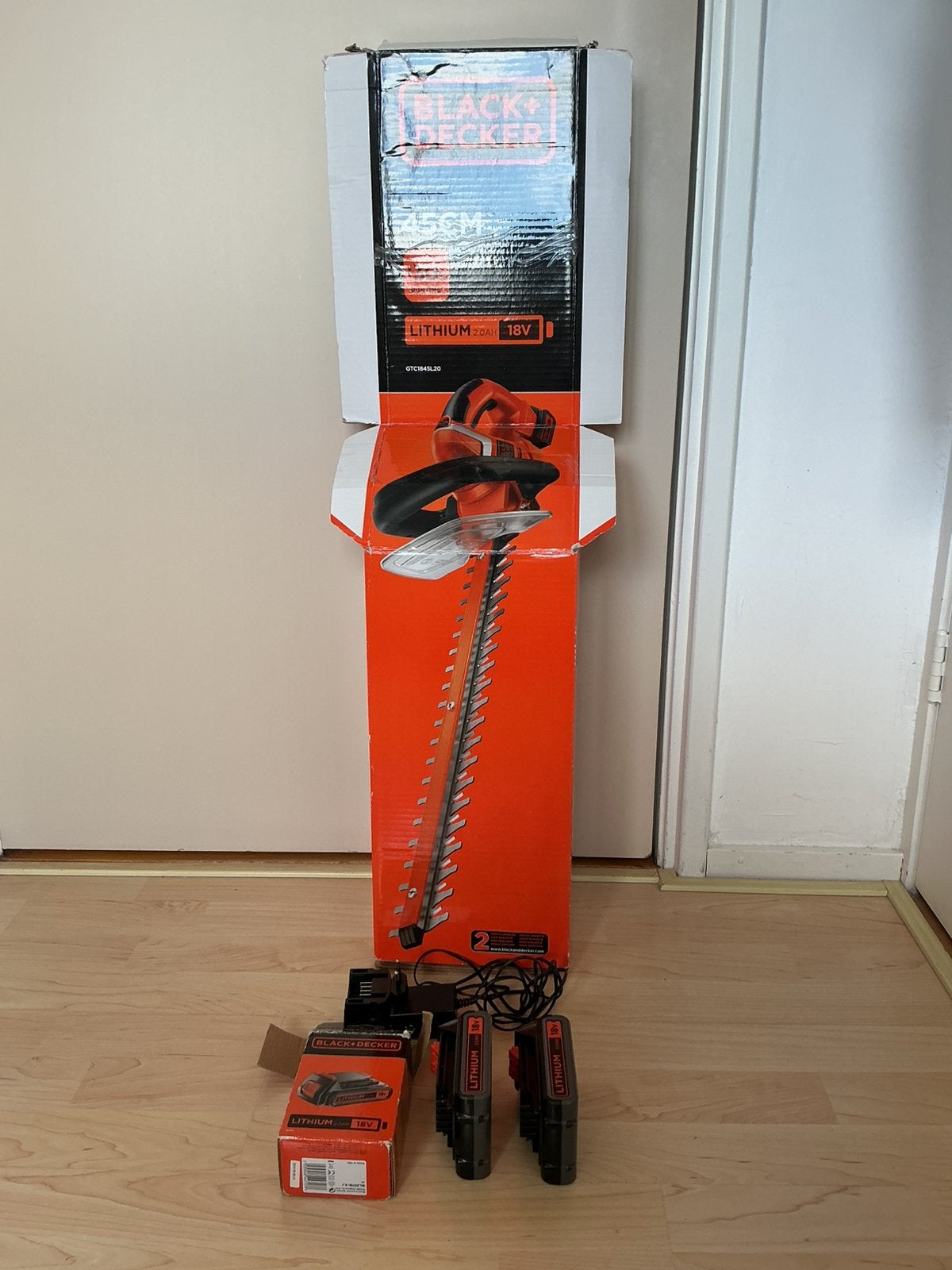 Black + Decker snoerloze heggenschaar, Ophalen, Gebruikt, Accu, Black & Decker