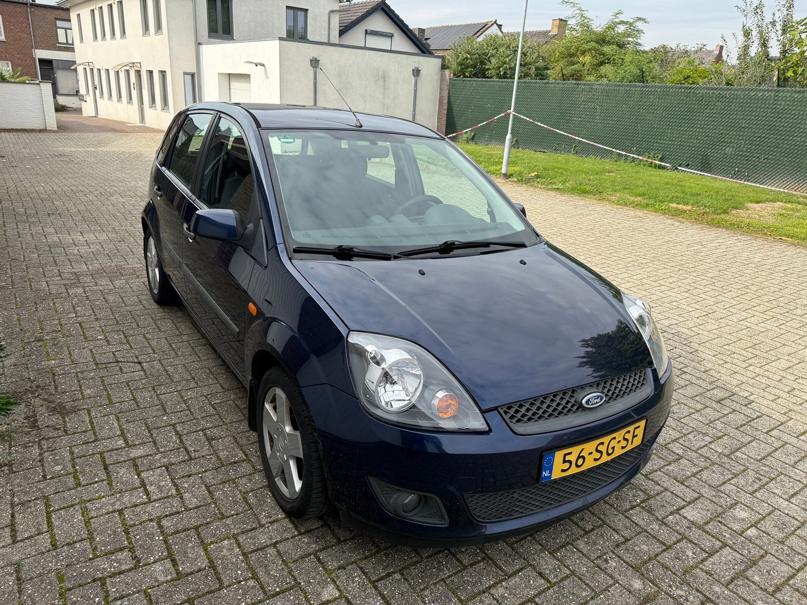 Ford Fiësta 1.6 16V 5DR 2006 Blauw Apk februari 2027, Auto's, Voorwielaandrijving, 1596 cc, 40 €/maand, 4 cilinders