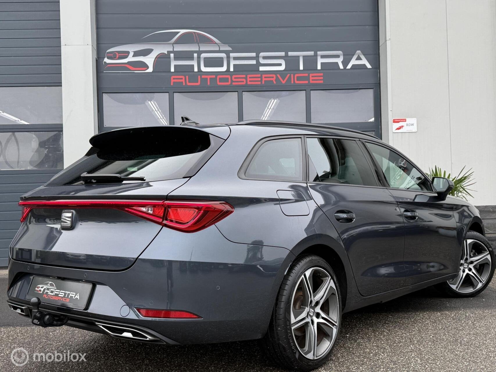 Seat Leon Sportstourer 1.4 TSI eHybrid PHEV FR Business Inte, Auto's, Dealer onderhouden, Gebruikt, Euro 6, 4 cilinders